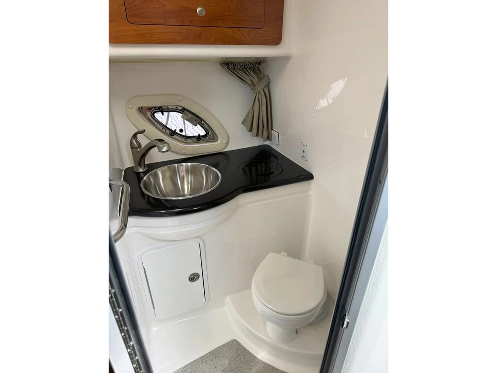 Rinker Boat Co 310 2010 alt