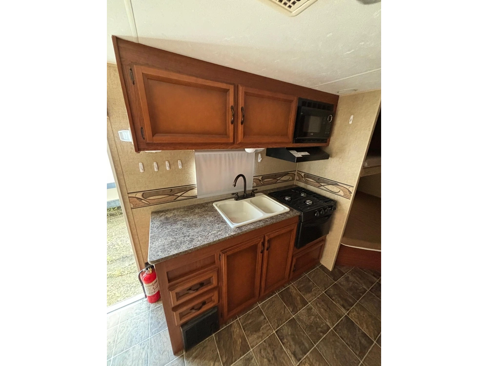 2013 Sportsmen Travel Trailer alt