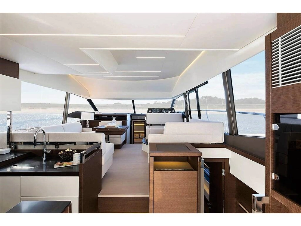 Prestige Yachts 520 Fly 2026 alt