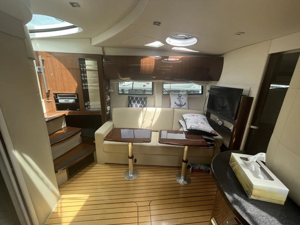 2012 Four Winns V435 alt