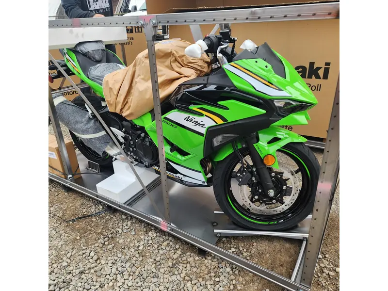 2025 Kawasaki Ninja 500 SE KRT Edition