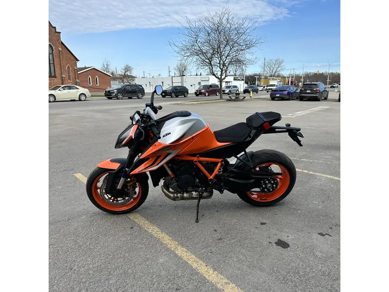 2023 KTM 1290 SUPER DUKE R EVO