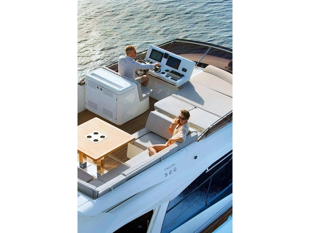 Prestige Yachts 520 Fly 2026 alt