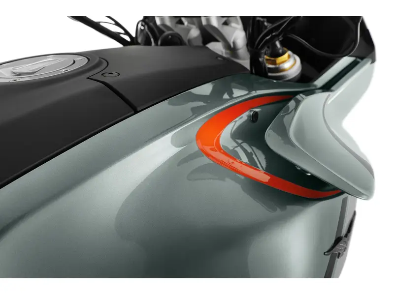 2025 Moto Guzzi V100 MANDELLO S VERDE GHIACCIO