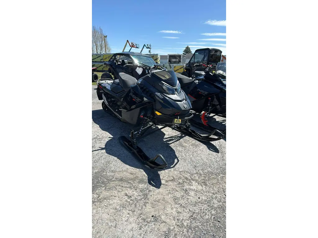 Ski-Doo MXZ X-RS 850 w/SMART-SHOX / 137" 2024