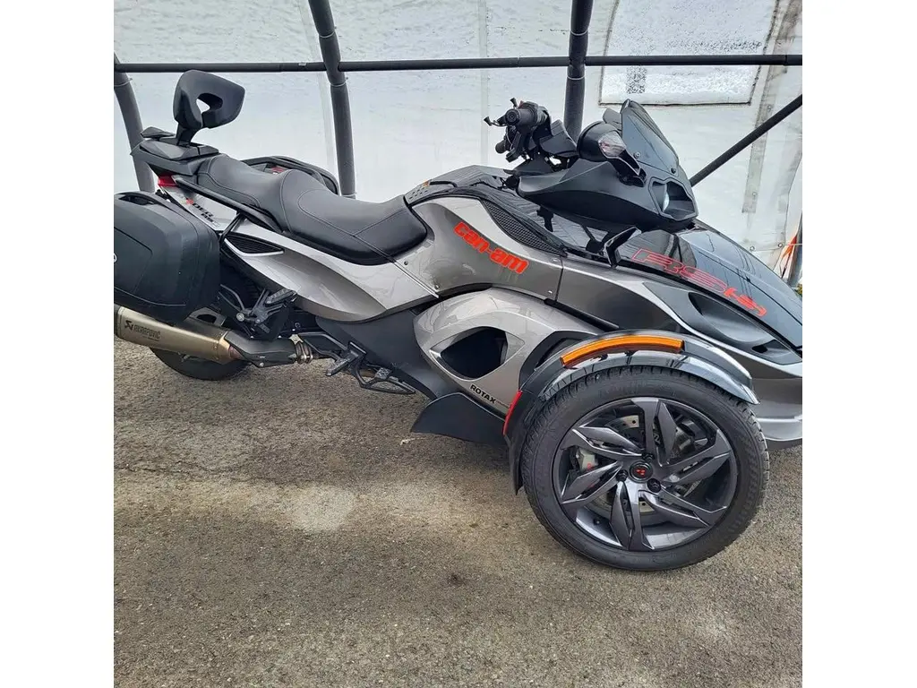 2013 Can-Am SPYDER RSS