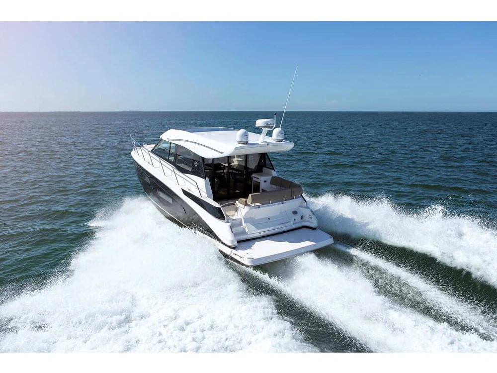 Regal 42 Grande Coupe 2026 alt