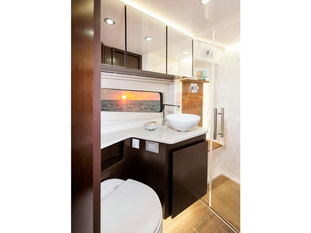 Regal 42 Grande Coupe 2026 alt