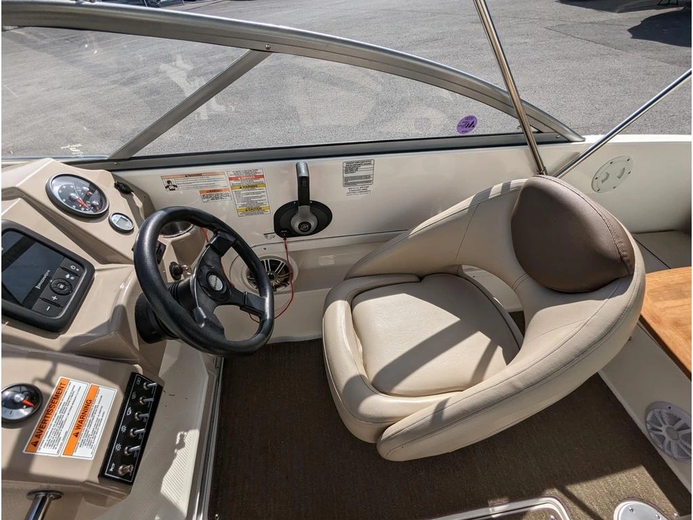 2015 Bayliner 642 Overnighter alt
