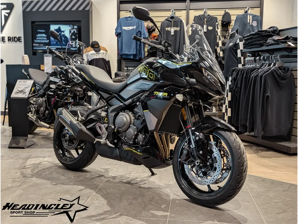 2025 Triumph Tiger Sport 800 // Sapphire Black 