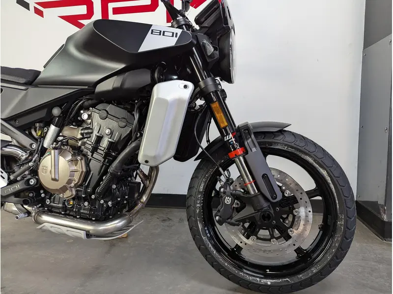 2025 HUSQVARNA SVARTPILEN 801 *2.99% SUR 60 MOIS