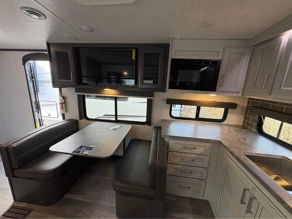 2024 Keystone Rv Cougar 25mle alt