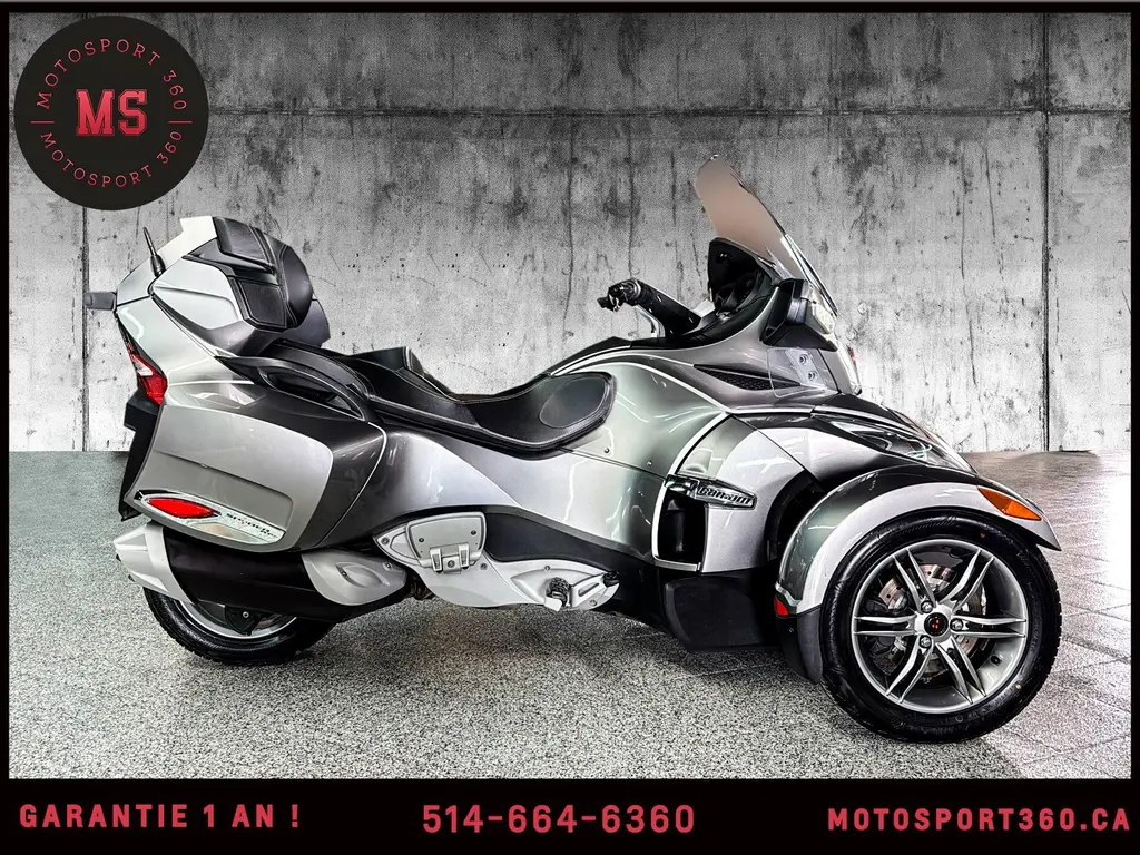 2012 Can-Am SPYDER RT-S SE5 TRÈS PROPRE ! SEMI-AUTOMATIQUE !