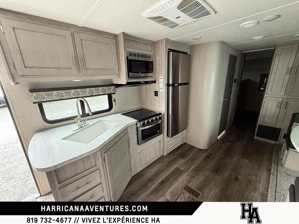 Catalina 323bh Legacy Edition 2022 alt