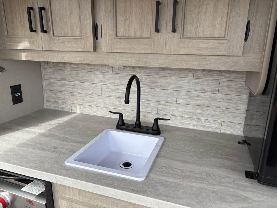 2025 Coachmen Catalina 343bhtsle alt