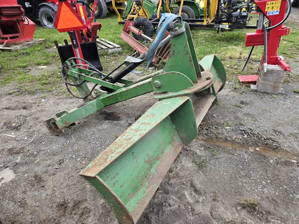 John Deere 7' 