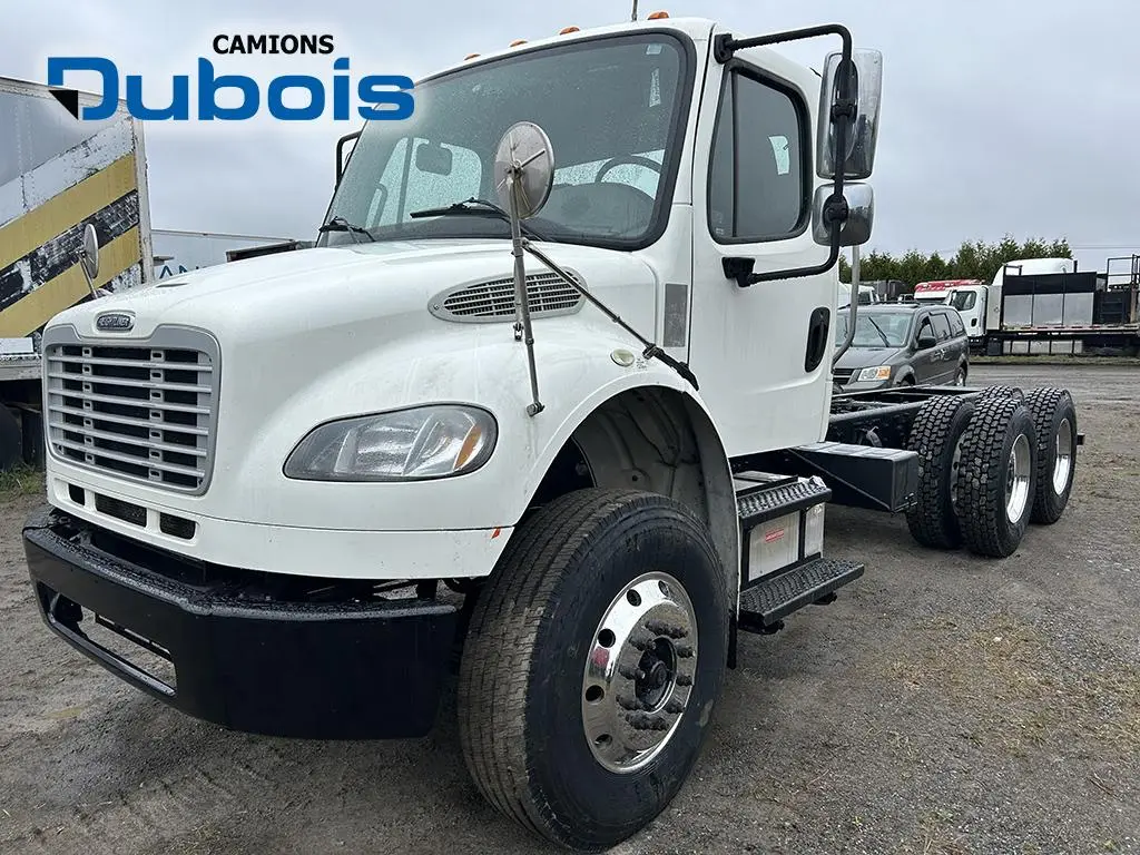 2018 Freightliner M2-106