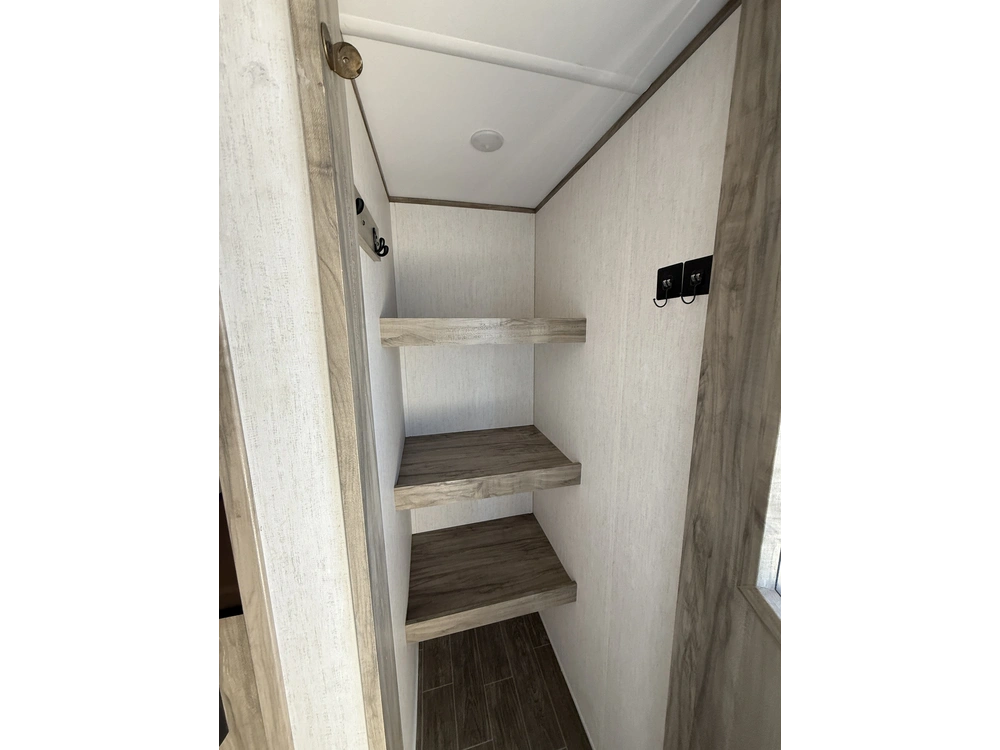 Cherokee Aw22sw Alpha Wolf 2022 alt