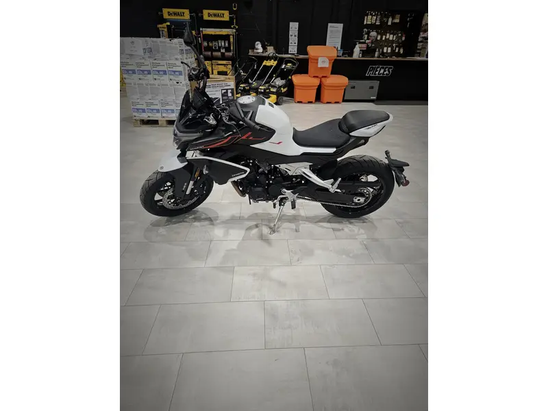 2025 CFMOTO 800NK