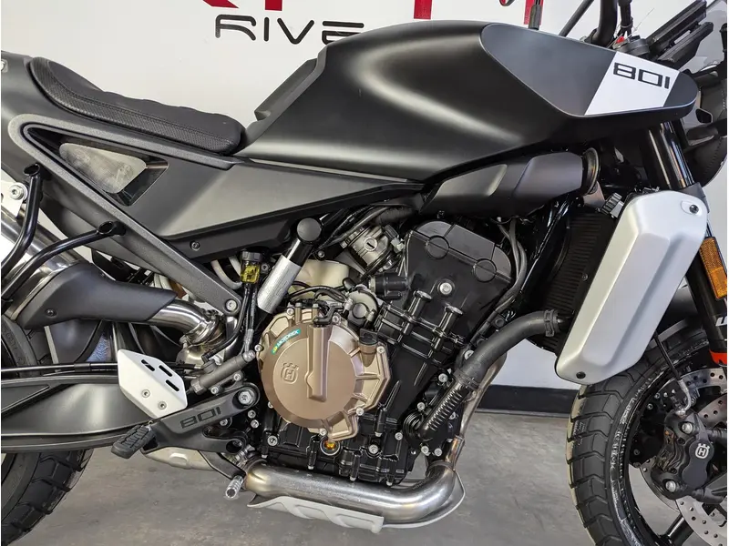 2025 HUSQVARNA SVARTPILEN 801 *2.99% SUR 60 MOIS