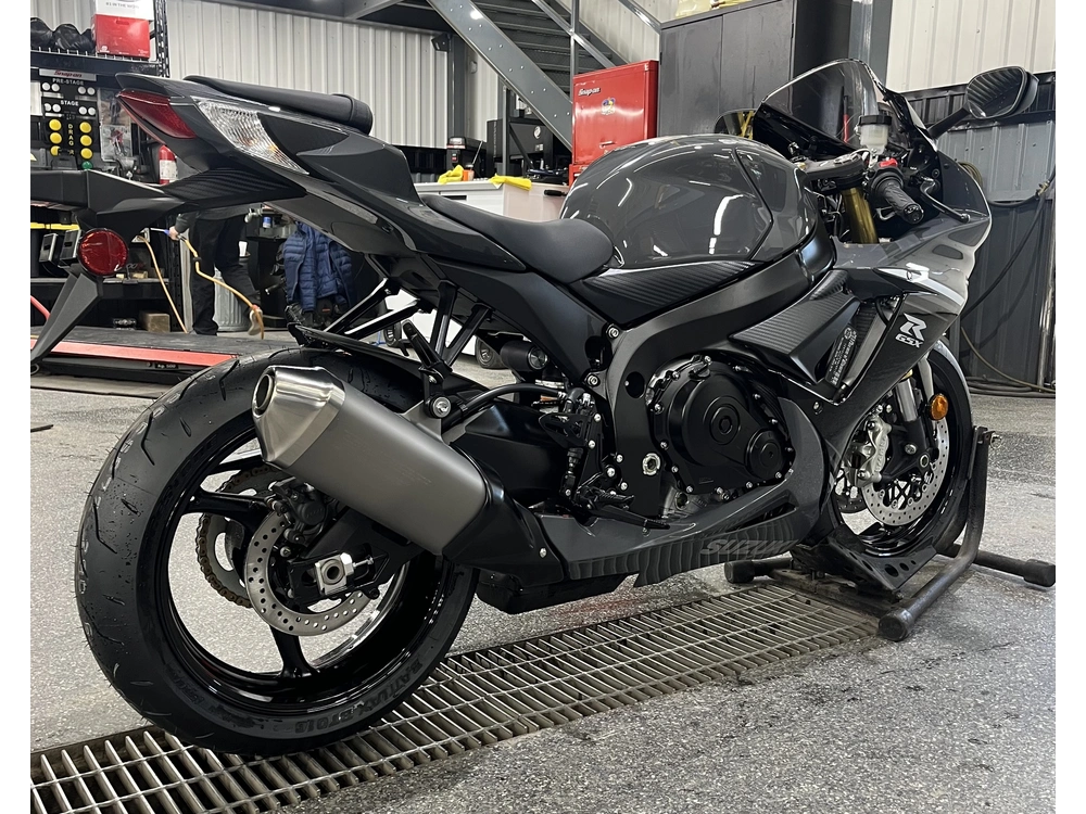 Suzuki Gsx-r750m5 2025 alt