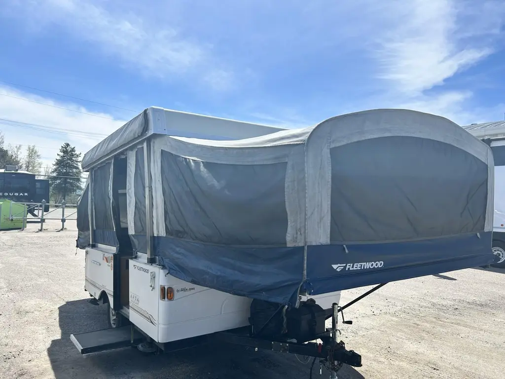 2008 Fleetwood COLEMAN 10 SANTA FE