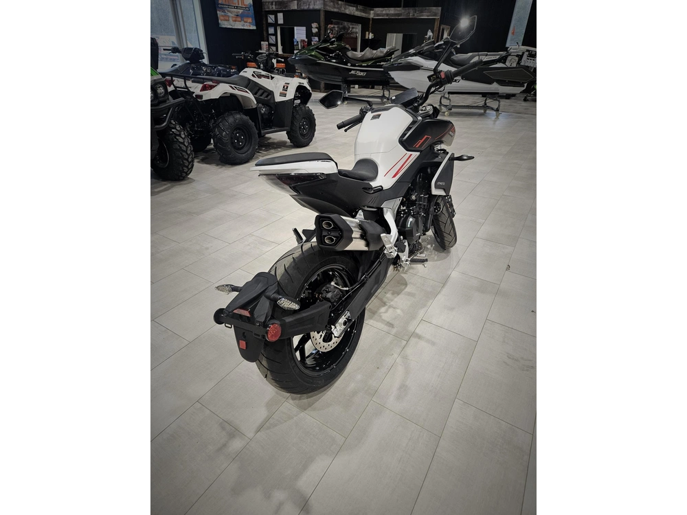 Cfmoto 800nk 2025 alt