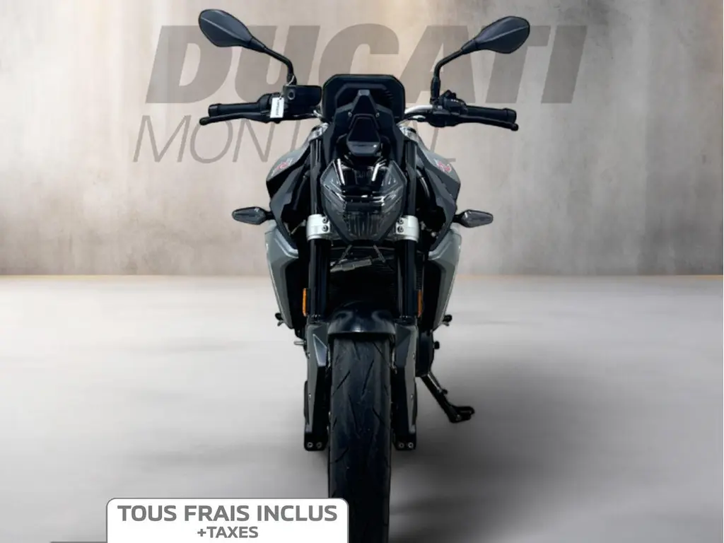 2023 BMW F900R ABS