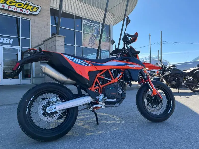 2024 KTM 690 SMC R