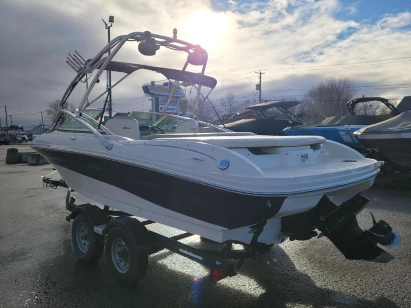 2005 Sea Ray 205br alt