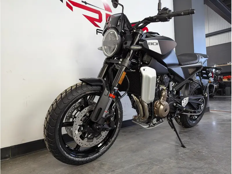 2025 HUSQVARNA SVARTPILEN 801 *2.99% SUR 60 MOIS