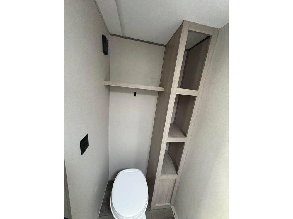 2025 Coachmen Catalina 154rbx alt