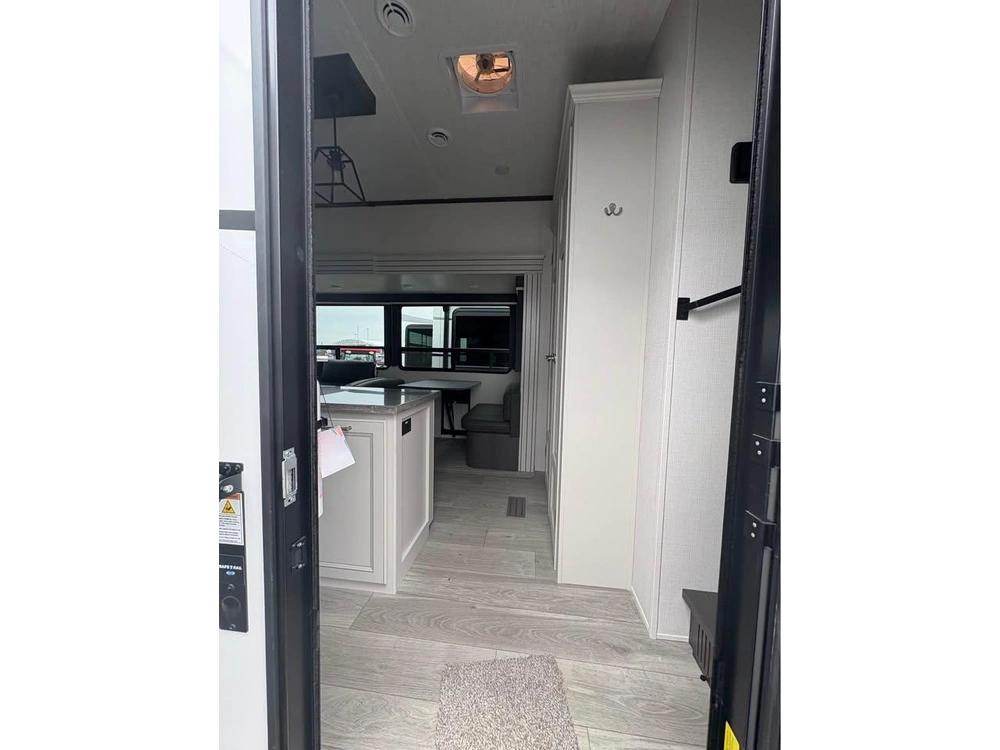 2024 Keystone Rv Cougar 364bhl alt