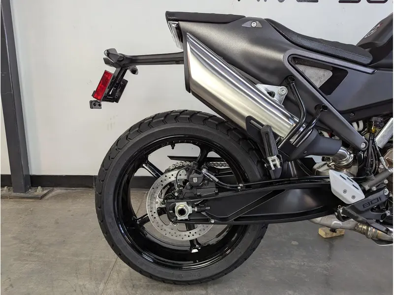 2025 HUSQVARNA SVARTPILEN 801 *2.99% SUR 60 MOIS