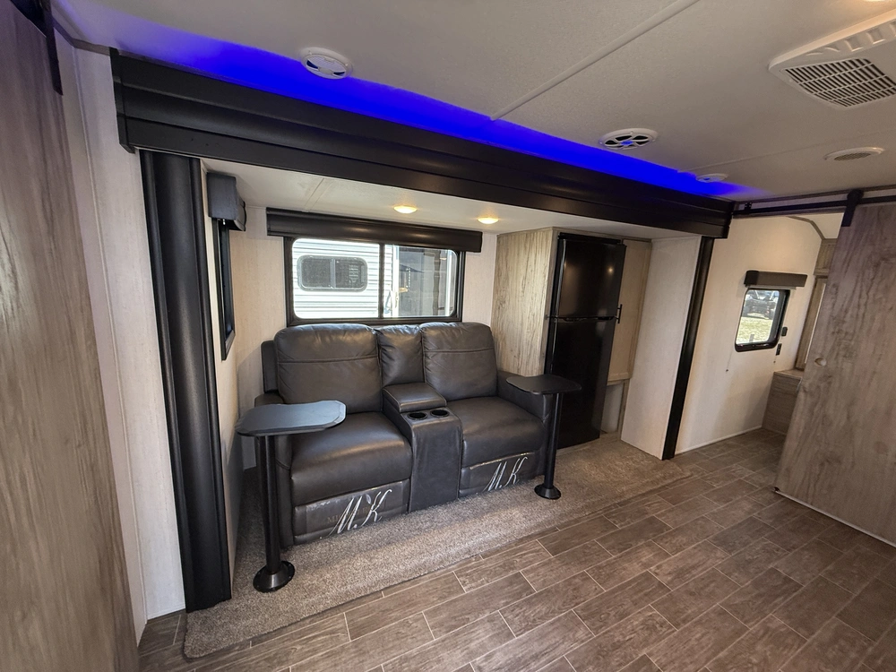 Cherokee Aw22sw Alpha Wolf 2022 alt