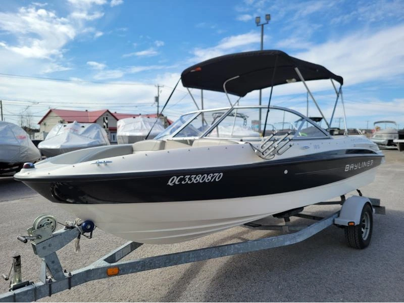 2012 Bayliner 1800 alt