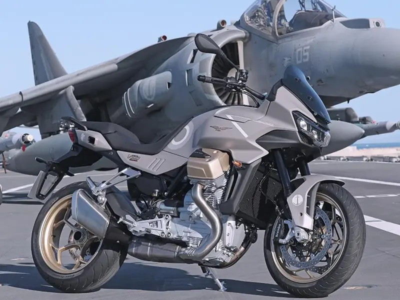 2024 Moto Guzzi V100 Mandello  Aviazione Navale Liquidation