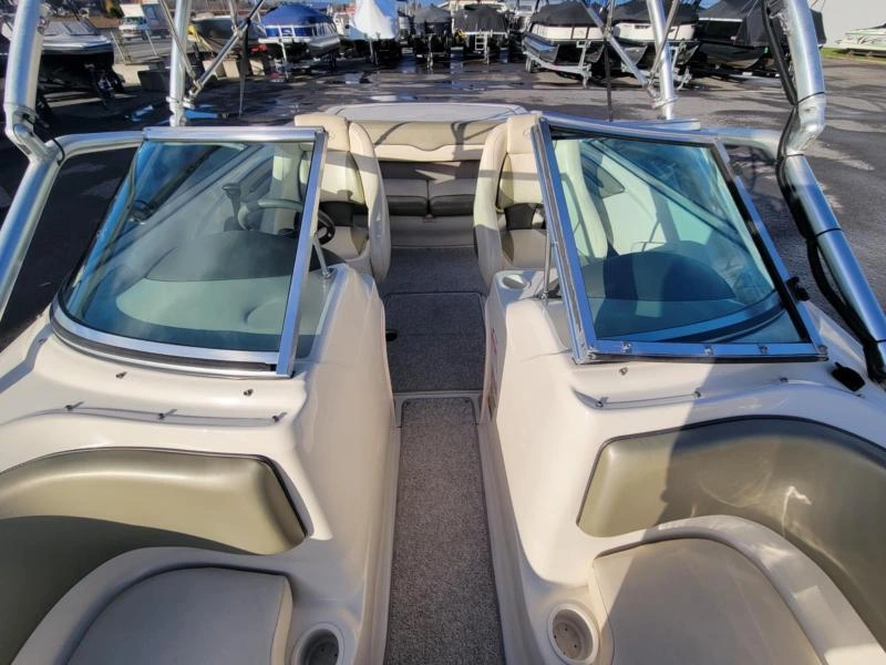2005 Sea Ray 205br alt