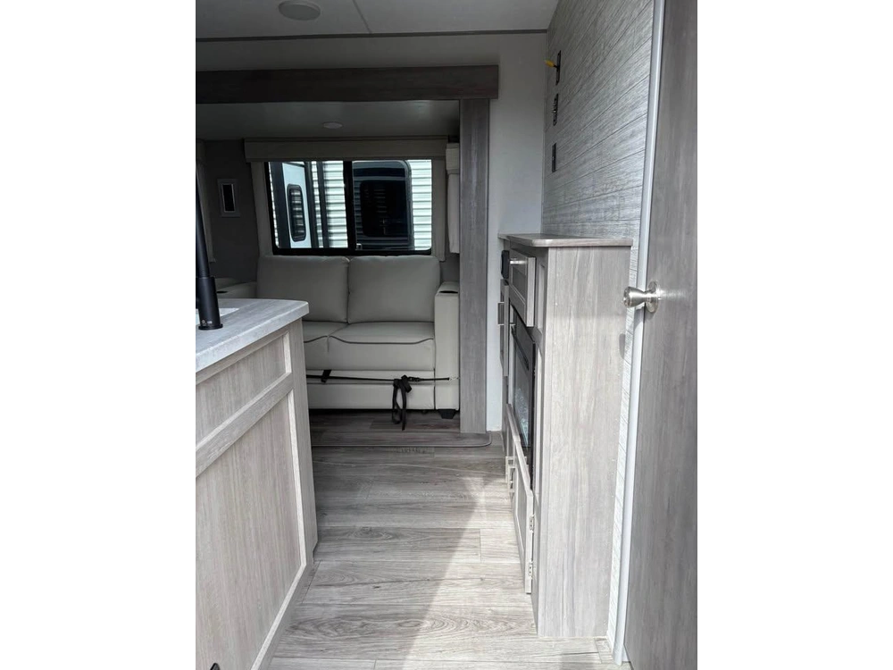 2025 Coachmen Catalina 343bhtsle alt