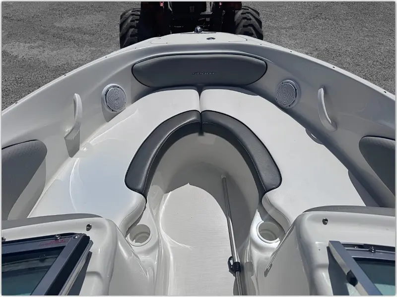 2011 Sea Ray 205 Sport