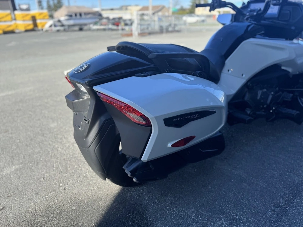 Can-am F3-t 2024 alt