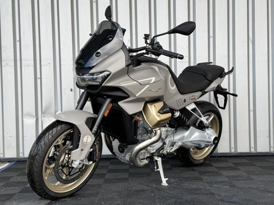 Moto Guzzi V100 Mandello Aviazione Navale 2024 alt