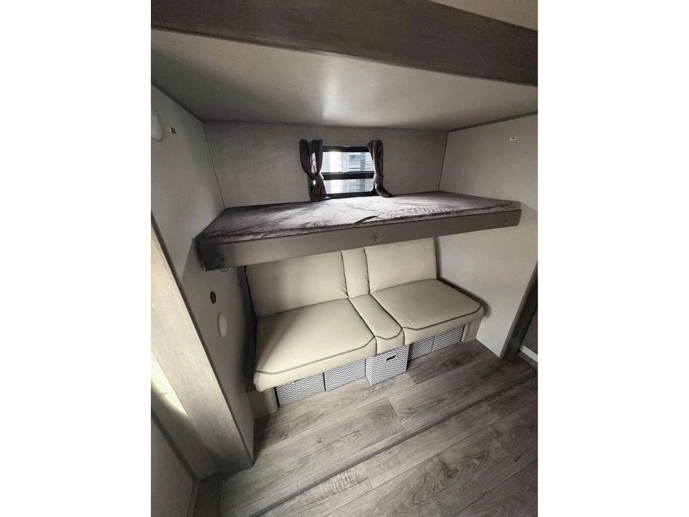 2025 Coachmen Catalina 343bhtsle alt