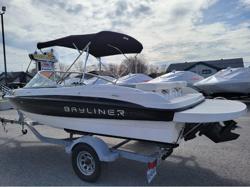 2012 Bayliner 1800 alt
