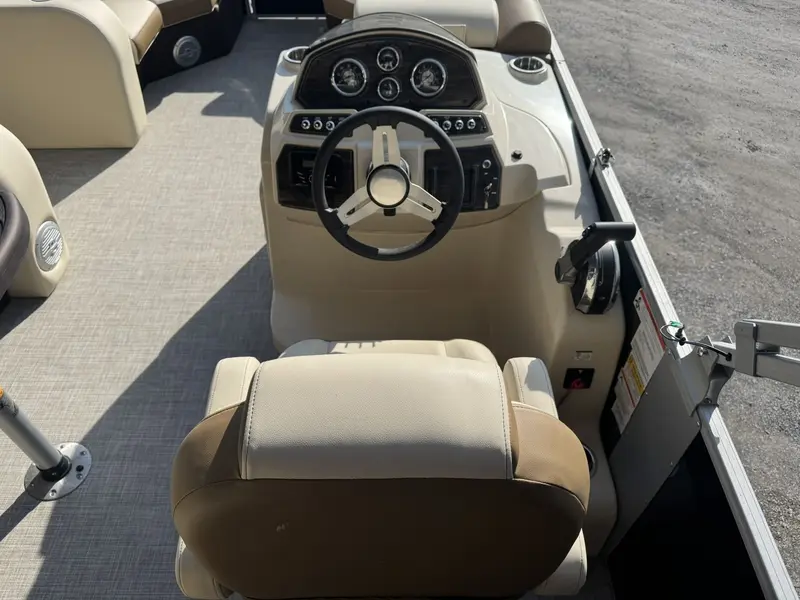 Lowe Boats SS 210 2023