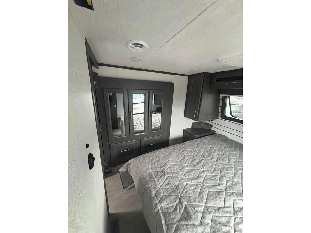 2024 Keystone Rv Cougar 364bhl alt