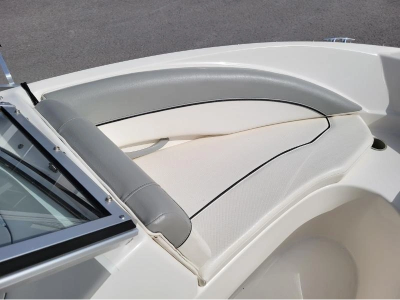2012 Bayliner 1800 alt
