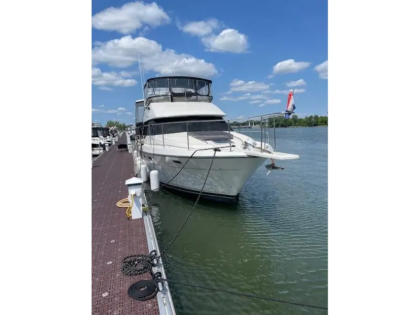 1995 Bayliner 4587