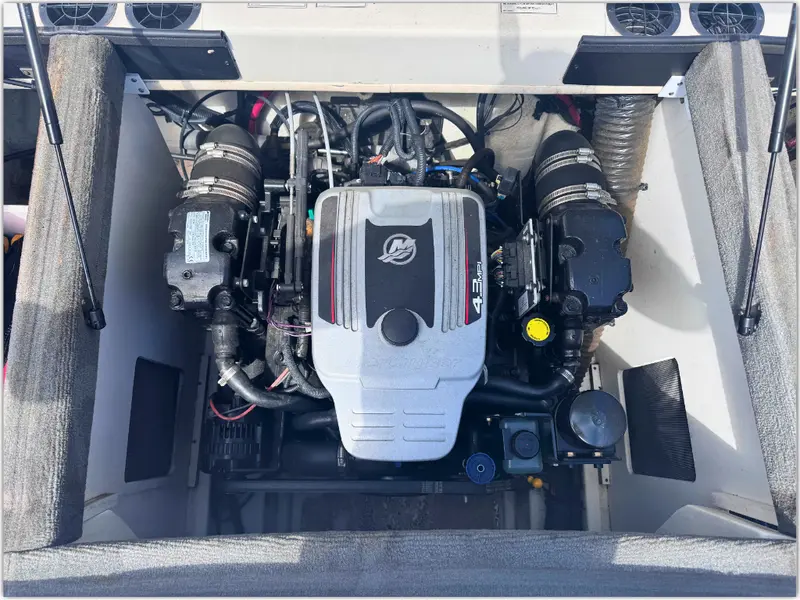 2011 Sea Ray 205 Sport