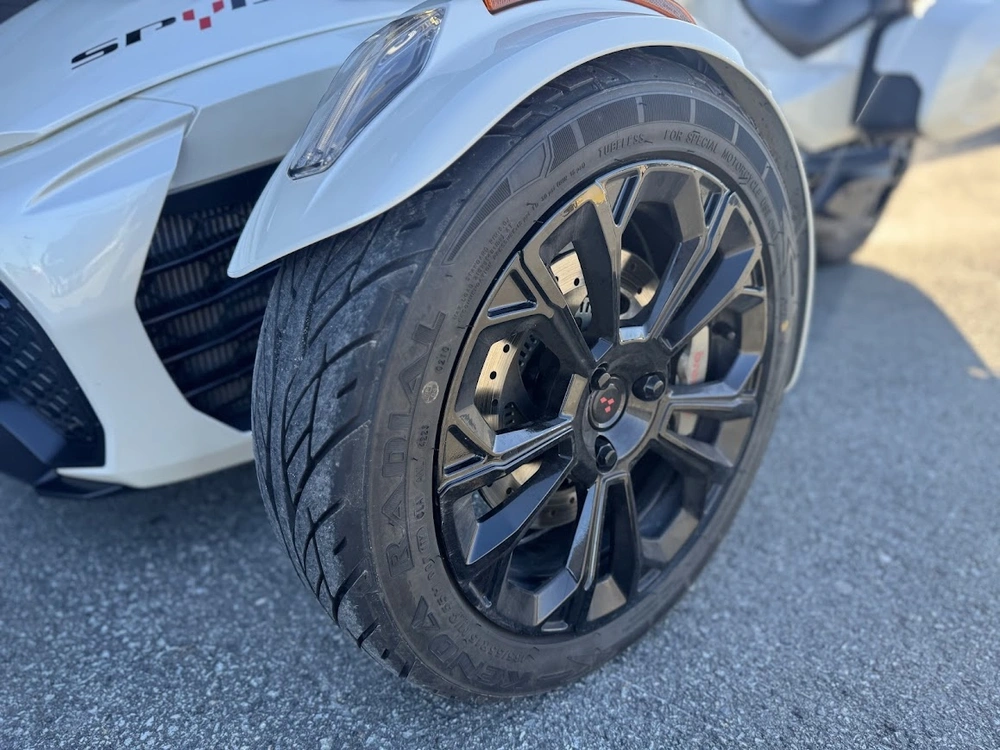 Can-am F3-t 2024 alt